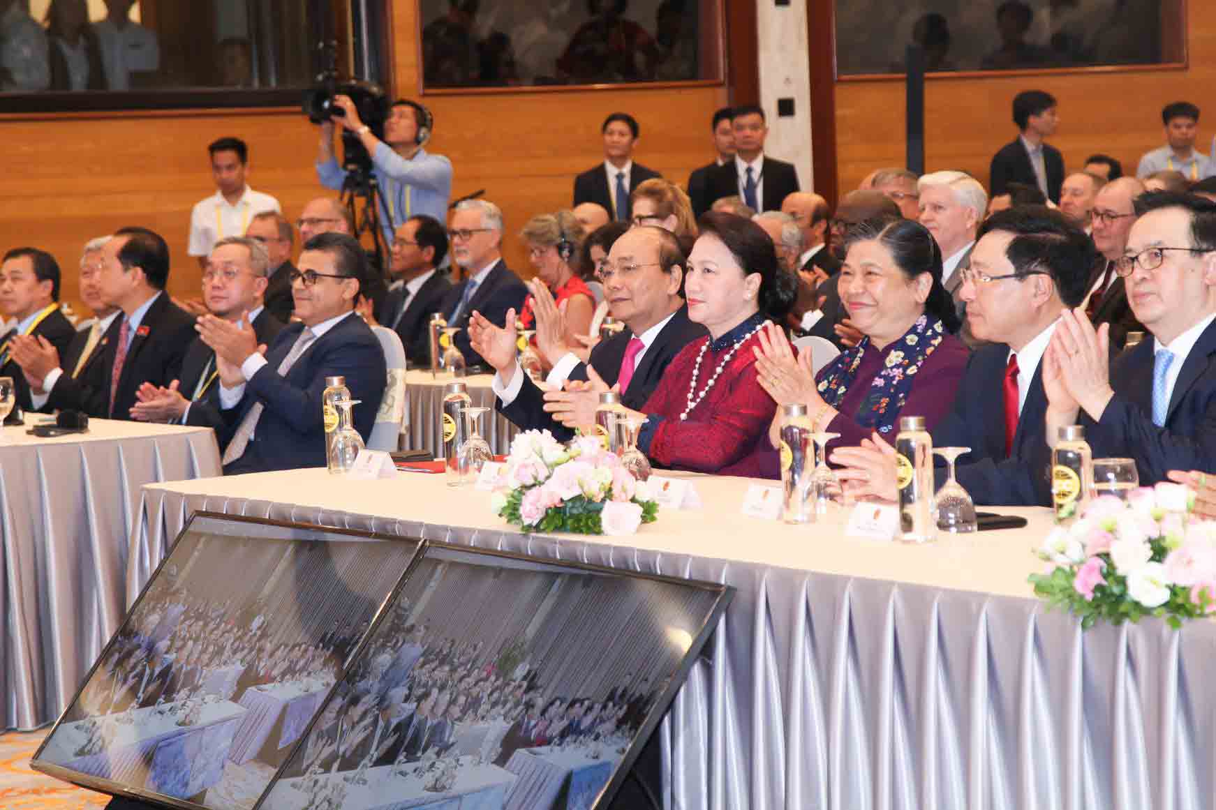 Chương trình nghệ thuật chào mừng khai mạc hội nghị thượng đỉnh cấp cao ASEAN lần thứ 36