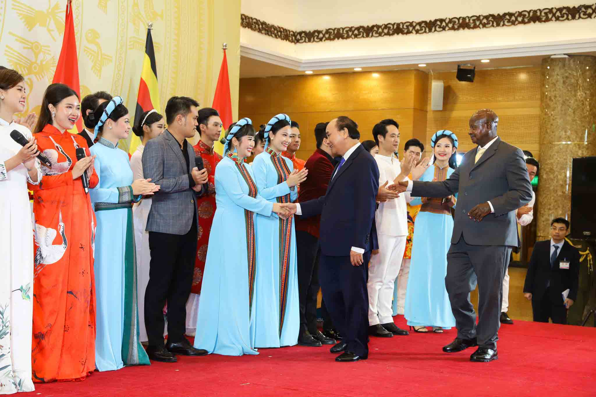 Chủ tịch nước chủ trì tiệc chiêu đãi chào mừng Tổng thống Uganda