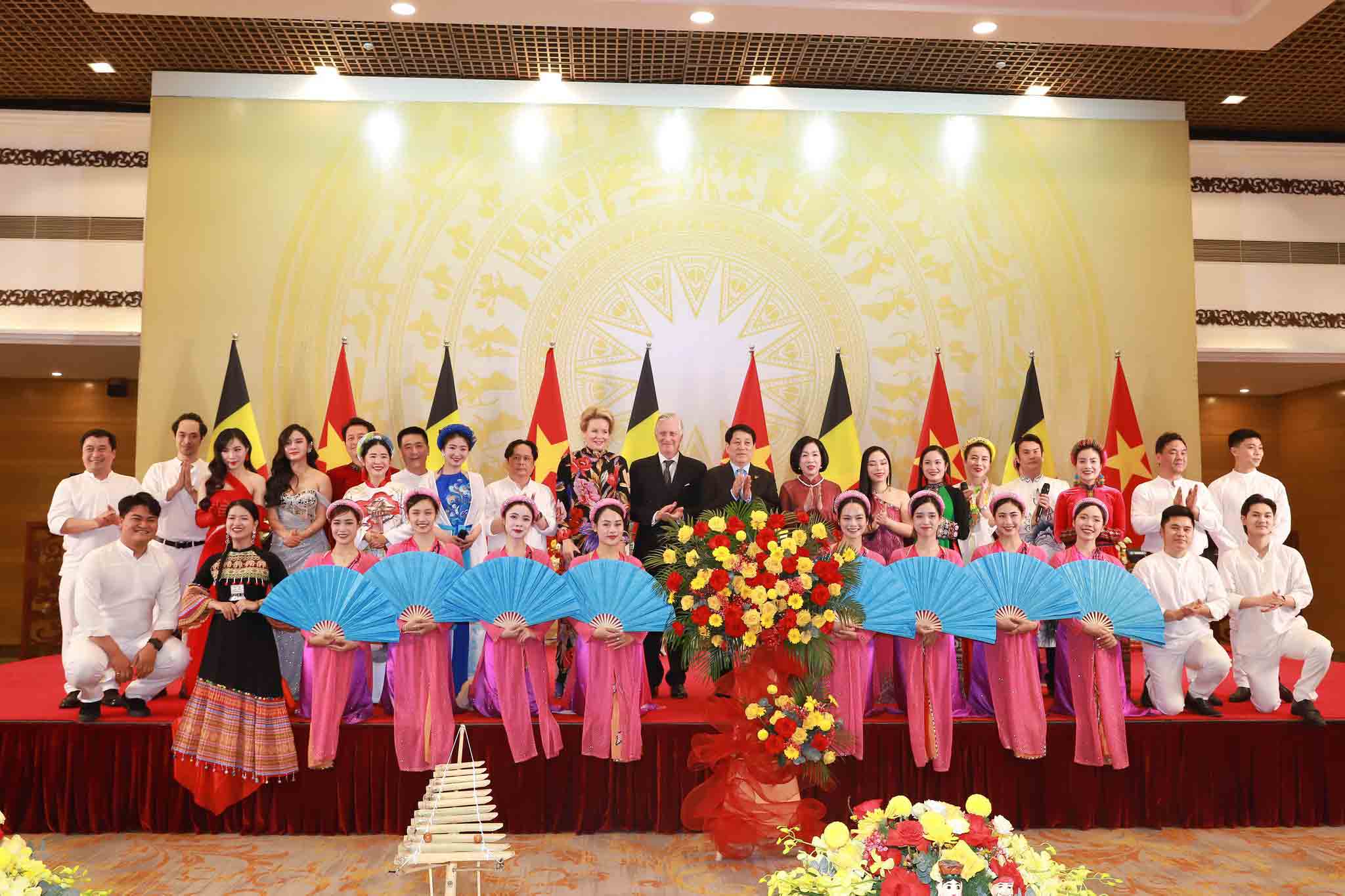 Chủ tịch nước Lương Cường và phu nhân đã chủ trì Lễ đón Nhà vua Philippe và Hoàng hậu thăm cấp Nhà nước đến Việt Nam,